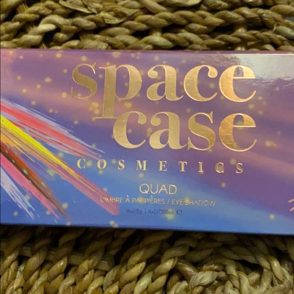 Makeup bundle! Eyeshadow and liner! Il Makiage - Picture 3 of 6